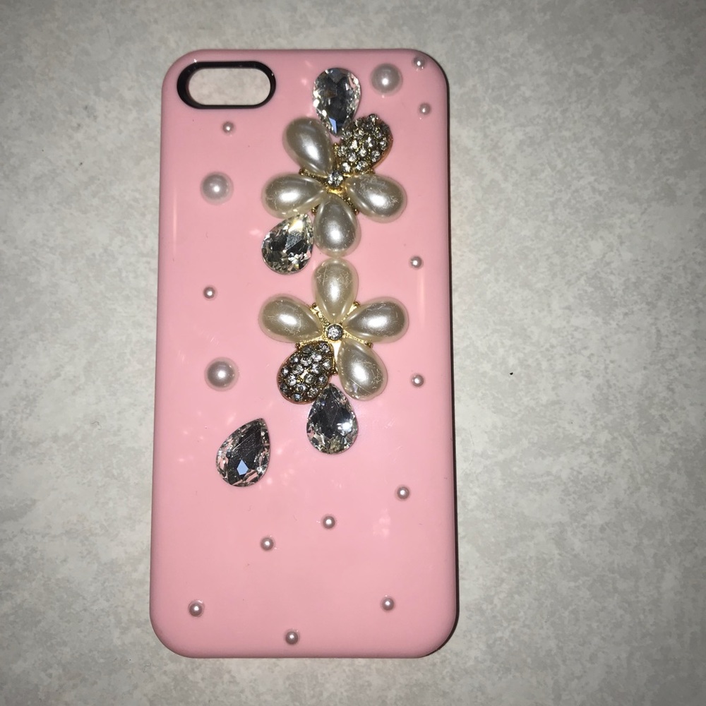 Barely used IPHONE 5- 5s glamorous pink phone case